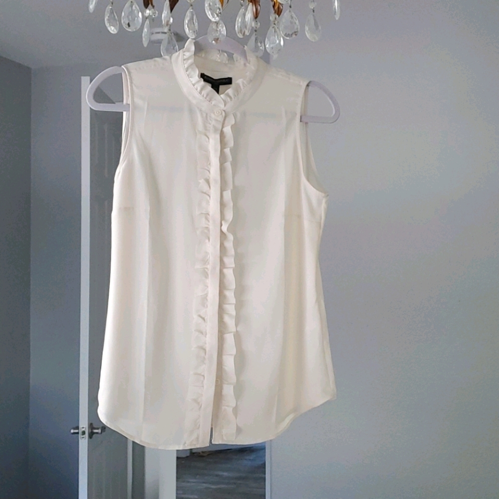 Banana Republic Sleeveless Button Up - size S P